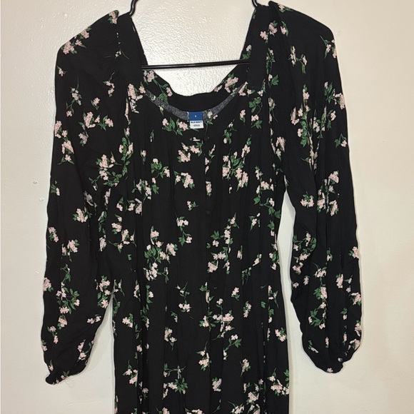 Floral Black Dress with Green and White Accents - Picture 2 of 8